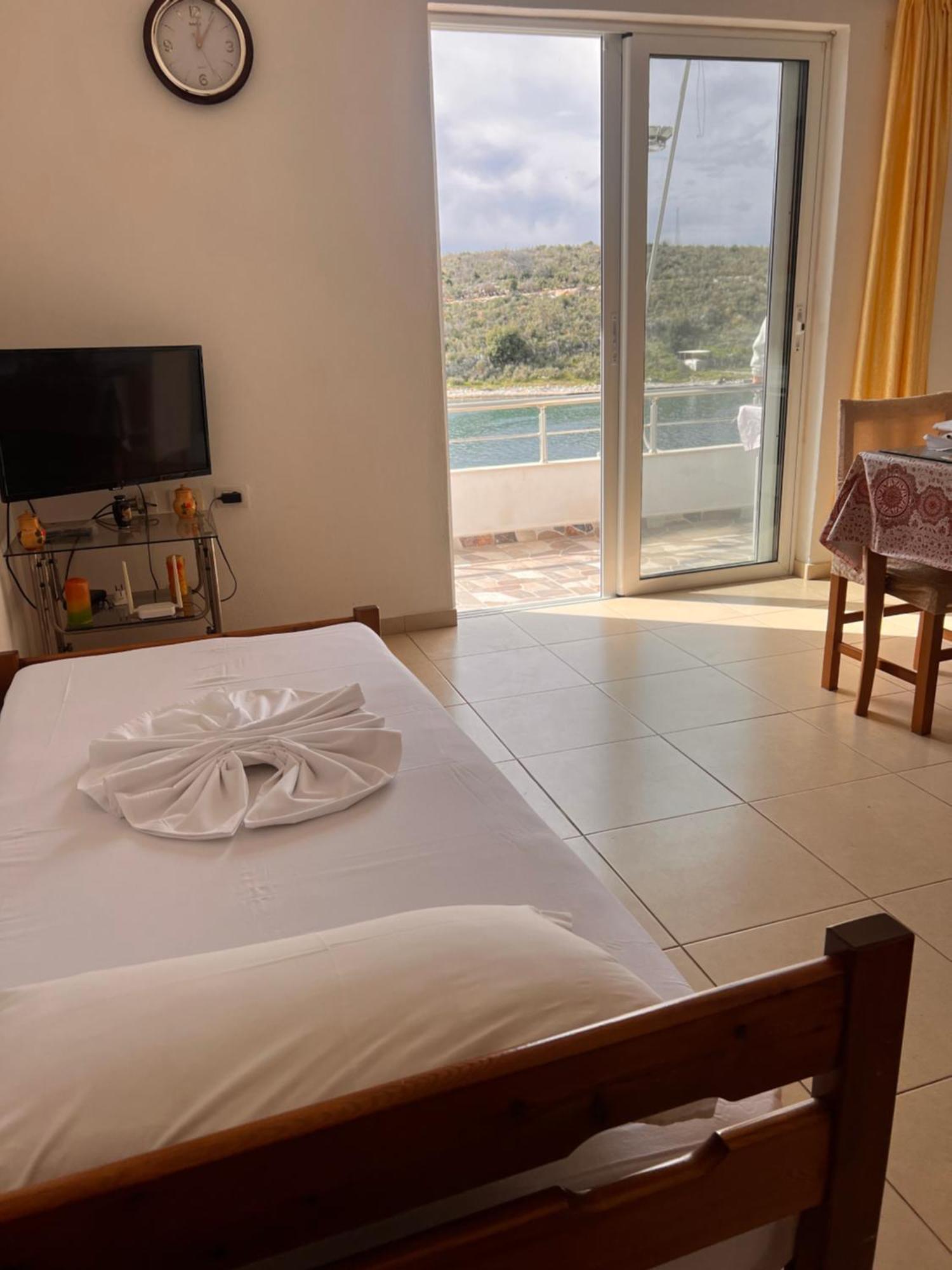 Majki Beach Apartments Sarandë Exteriör bild