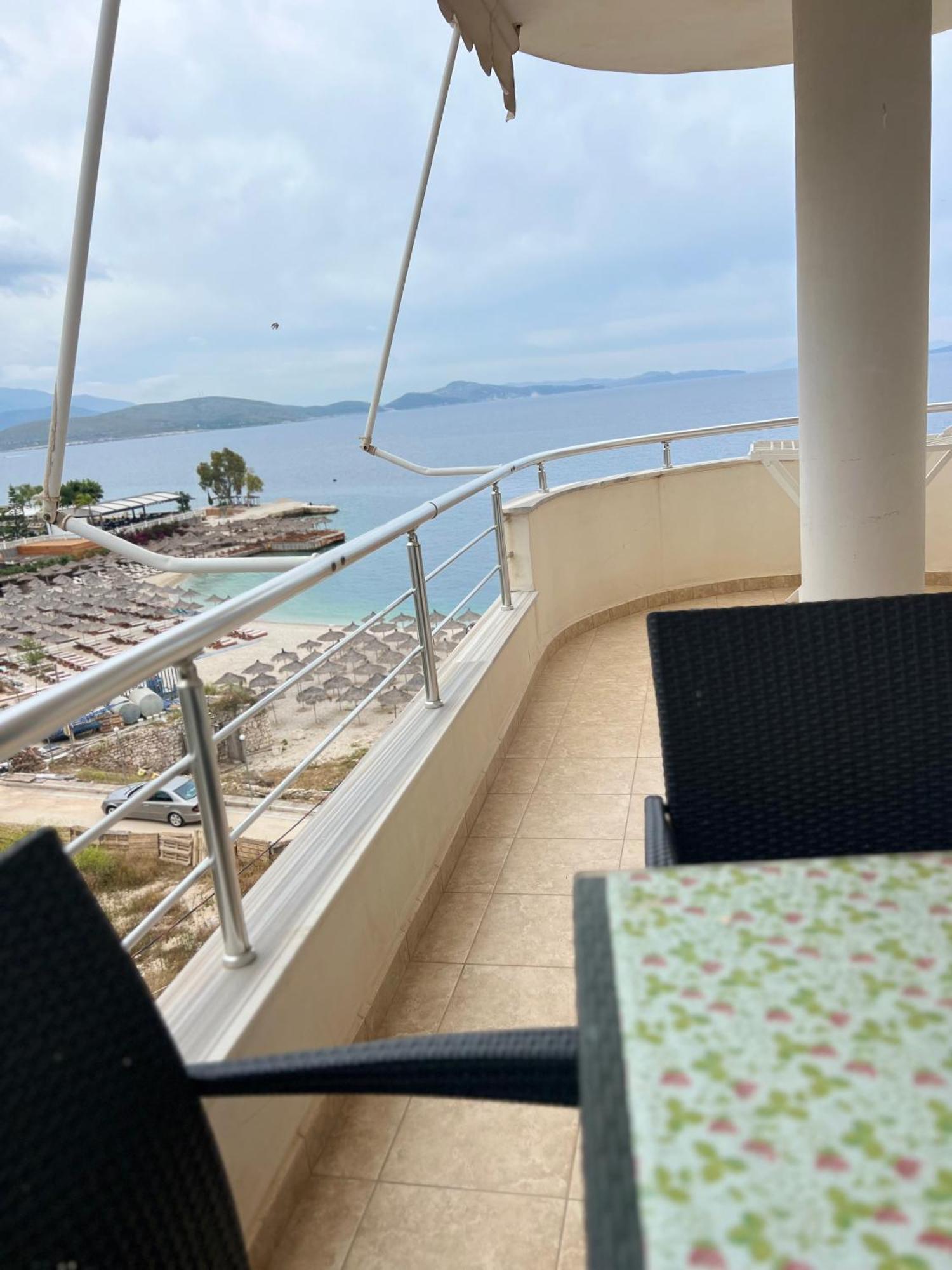 Majki Beach Apartments Sarandë Exteriör bild